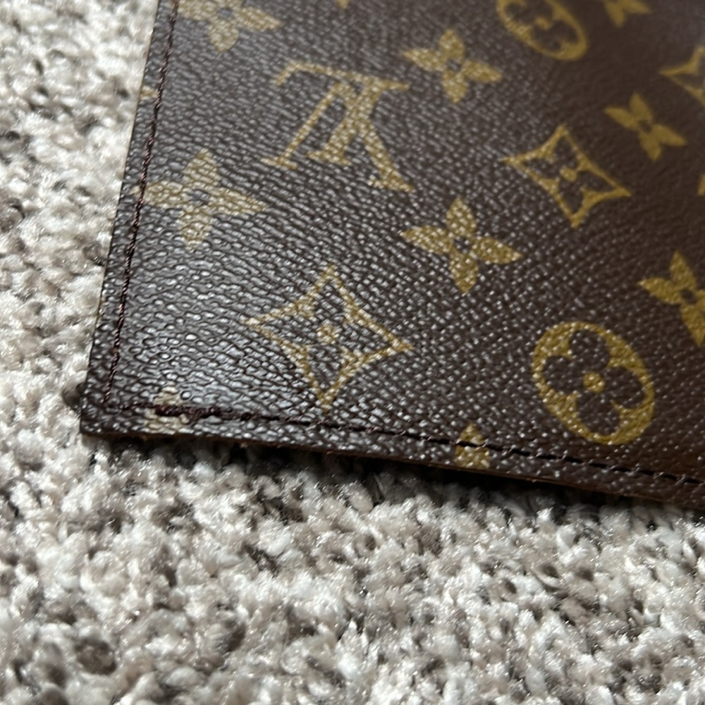 Louis Vuitton Randonnee pouch - Picture 8 of 11